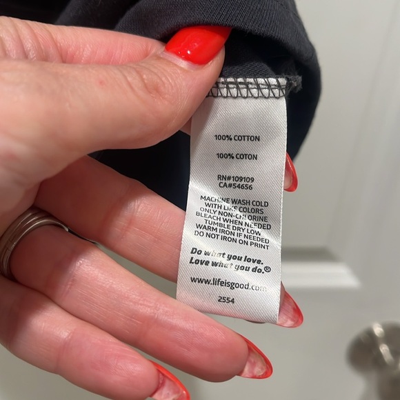 NWT Life Is Good Women's High-Low
Crusher Tank Top Beauty in All DIRECTIONS - Picture 7 of 9